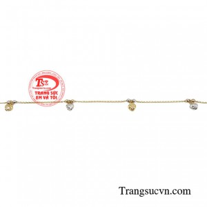 Với những ai yêu sự hiện đại, nhỏ gọn thì chiếc lắc chân lấy cảm hứng từ nhịp đập trái tim là một gợi ý đừng nên bỏ qua. 