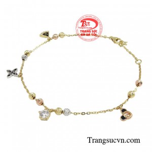 Lắc chân vàng danh vọng tạo nên sự hoàn hảo cho từng trang phục hàng ngày. 