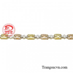 Sản phẩm là mảnh ghép không thể thiếu để các quý cô thể hiện gu thẩm mỹ thời thượng, đẳng cấp của mình.