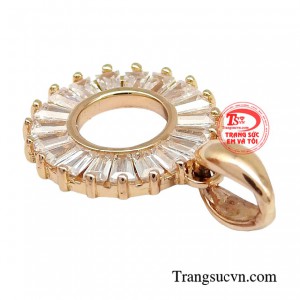 Phụ nữ hiện đại sẵn sàng tự đầu tư những món đồ mình thích như một sự ghi dấu thành tựu cá nhân.