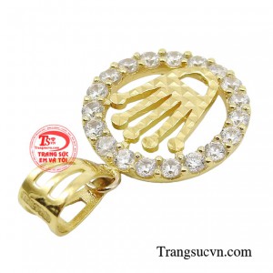 Món đồ nhỏ bé này còn đại diện cho tính cách của chính người mang nó, nói lên bạn là ai và có vị trí nào trong xã hội. 