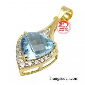 Sản phẩm hướng đến tôn vinh vẻ đẹp hoàn mỹ của người phụ nữ biết cách thể hiện giá trị bản thân, lưu lại ấn tượng đặc biệt và tỏa sáng rực rỡ trong từng khoảnh khắc.