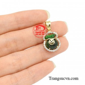 Khi đeo đá phong thủy phù hợp với cung mệnh của mình sẽ phát huy được hết công dụng của chiếc mặt dây. 