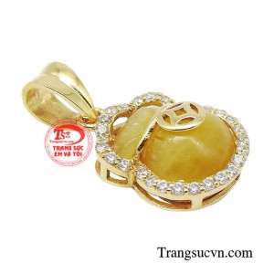 Nên khi đeo sẽ tôn lên sự sang trọng và phú quý của gia chủ.