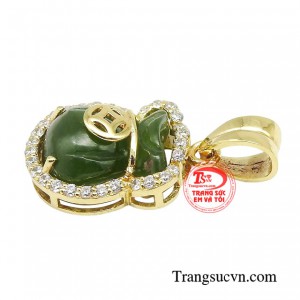 Không những vậy sản phẩm được chế tác từ ngọc nephrite giúp xua đuổi những uế khí, tà khí