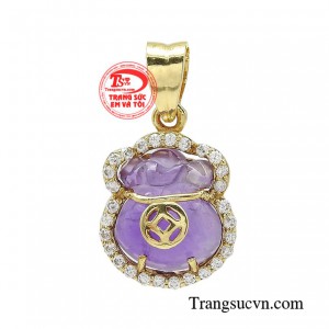 Mặt dây túi tiền thạch anh tím mang ý nghĩa của sự tích lũy. 