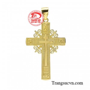 Mặt thánh giá thời trang không chỉ là một loại trang sức thông thường, mặt dây chuyền có hình Thánh giá còn là tín ngưỡng