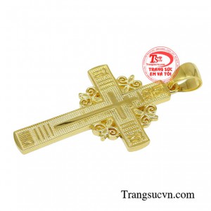 Sản phẩm được trang trí với những chi tiết bứt phá, được mài dũa tinh tế, mới lạ.