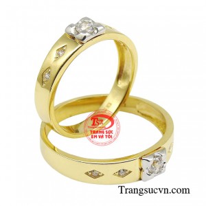 Cặp nhẫn cưới vàng sử dụng chất liệu vàng 18k nhập khẩu Italy sẽ là lựa chọn hoàn hảo cho các cặp đôi sắp cưới.