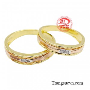 Nhẫn cưới vàng tây thăng hoa là tín vật thiêng liêng của tình yêu và là minh chứng trăm năm cho cuộc hôn nhân của bạn.