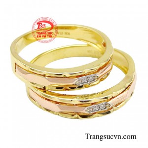 Để đến được ngày các cặp đôi trao nhẫn cho nhau là một quá trình tìm hiểu yêu thương, có cả những nụ cười và cả những giọt nước mắt giận hờn cãi vã.