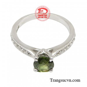 Thiết kế kết tròn tạo sự tinh tế, đặc biệt và hiện đại, là biểu tượng của vẻ đẹp nữ tính và dịu dàng