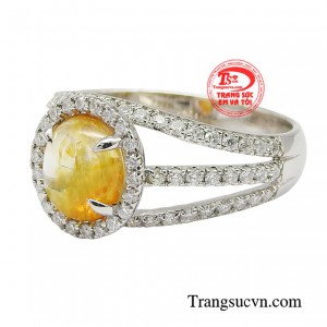 Vậy nên, người phụ nữ có thể sở hữu hàng trăm món trang sức khác nhau, nhưng với quà tặng trong dịp đặc biệt sẽ luôn làm họ nhớ đến.