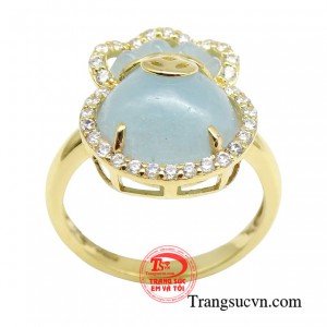 Dễ dàng kết hợp với nhiều loại trang phục khác nhau.