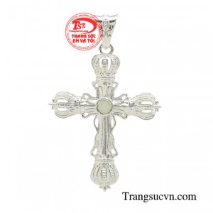Thánh giá bạc hoàng gia là một món trang sức mang tính tôn giáo