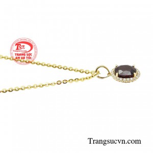 Ngoài ra Garnet còn là viên đá may mắn của những người sinh vào tháng 1.