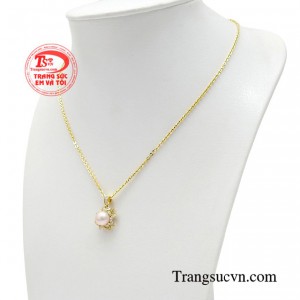 Cùng việc ẩn chứa năng lượng tâm linh với những phẩm chất linh hoạt phù hợp cho nhiều bản mệnh.
