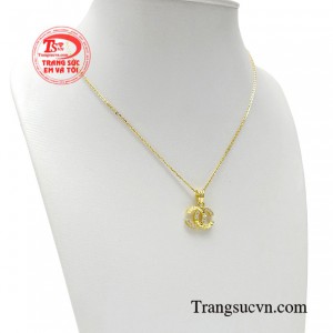 Bộ dây chuyền chính là điều tuyệt vời nhất dành tặng phái đẹp.