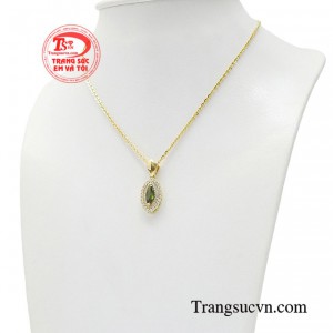 Sapphire được coi là biểu tượng của sự toàn vẹn. 
