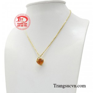 Sản phẩm lấy ý tưởng cánh bướm nói lên sự mềm mại, uyển chuyển và quyến rũ của người phụ nữ. 