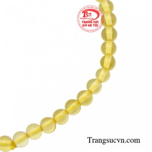 Theo các nhà Thạch học, thì thạch anh vàng có công dụng kích thích tư duy làm việc, tăng chí tiến thủ cho chủ nhân.