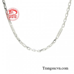 Bạc có tác dụng kháng khuẩn, tránh gió, giải độc, rất tốt cho sức khỏe của bé.