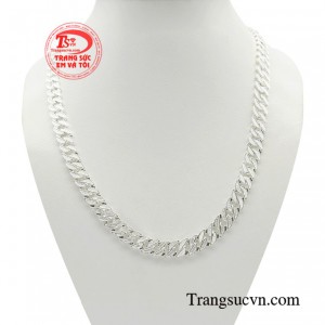 Dây chuyền bạc thời trang phái mạnh là một trong những phụ kiện trang sức giúp nam giới nổi bật hơn.