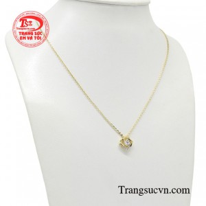 Một món trang sức hoàn hảo tạo cảm giác tích cực để phái đẹp tự tin bắt đầu một ngày làm việc mới đầy hứa hẹn. 