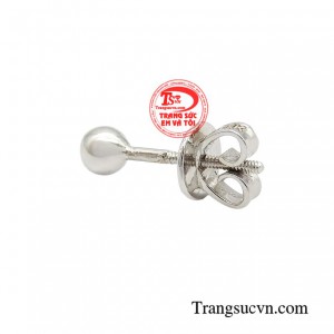 Đặc biệt sản phẩm sử dụng chất liệu vàng trắng 14k tránh gây kích ứng nhất cho người sử dụng.