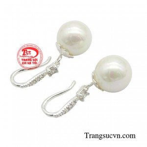 Sản phẩm là sự pha trộn giữa nét đẹp cổ điển đầy cuốn hút của phương Tây và nét mềm mại, đàn bà của Á Đông.