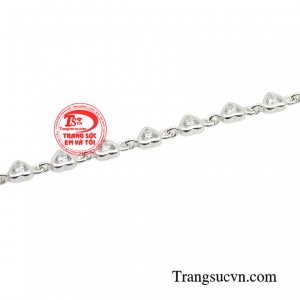 Tạo điểm nhấn cho bộ trang phục công sở, váy đầm dạ hội của bạn thêm sang trọng, thanh lịch, sẽ là lựa chọn lý tưởng cho các quý cô ngọt ngào.