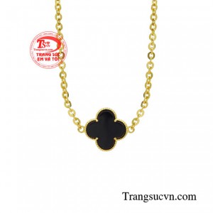 Đây là lý do tại sao chị em phụ nữ nên có cho mình một chiếc lắc tay để giúp tăng thêm sức cuốn hút cho bản thân mình.