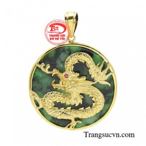 Mặt dây bọc rồng phú quý có khả năng khai vận cát tường, tăng cường năng lượng cho đường công danh và cuộc sống.