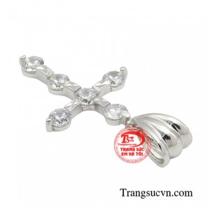 Bởi vậy, việc đeo trang sức thánh giá như một cách để thể hiện sự coi trọng và biết ơn, và với niềm tin hy vọng nhận được bảo hộ che chở của Chúa.