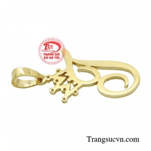 Chiếc mặt dây được làm theo đúng yêu cầu của khách hàng và mang một phong cách riêng của từng người.