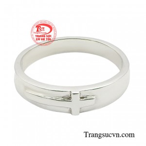 Trang sức biểu tượng thánh giá luôn là món đồ được nhiều người ưa chuộng với niềm tin dành cho Thiên Chúa Giáo.