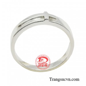 Người ta cho rằng mang trang sức thánh giá bên người sẽ được Chúa bảo vệ.