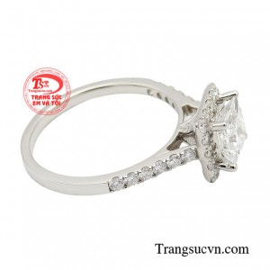 Với thiết kế mang đến hơi thở trẻ trung, phù hợp với nhiều đối tượng từ những cô nàng hiện đại đến các quý cô thời thượng yêu thích sự tinh tế giản đơn mà vẫn tôn lên nét thanh lịch, quyến rũ.