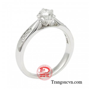 Nhẫn kim cương thanh tú nâng tầm giá trị qua thiết kế trang sức kim cương hoàn mỹ, giúp bạn trở thành phiên bản đẹp nhất của chính mình.