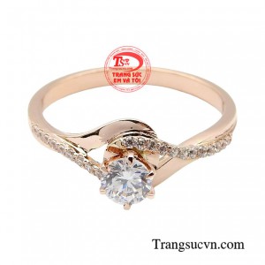 Chiếc nhẫn lưu giữ vẻ đẹp cùng thời gian khiến chúng trở thành một chi tiết đắt giá làm điểm nhấn hoàn hảo tô điểm cho phong cách của bạn.