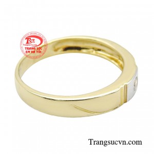 Nhẫn vàng thời trang cá tính mang phong cách trang sức tối giản không hề đơn điệu.