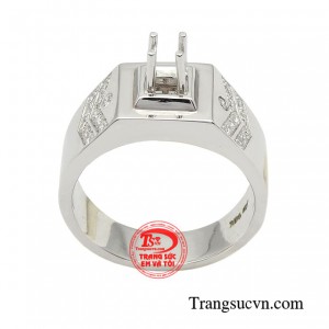 Tạo dấu ấn khác biệt để khẳng định phong cách riêng với nhẫn kim cương sang trọng tôn nét mạnh mẽ, nam tính.