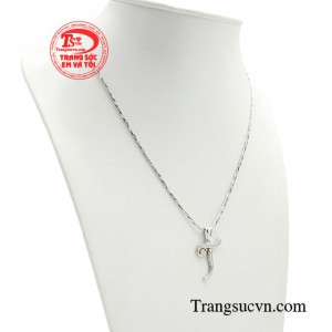 Không người phụ nữ nào muốn trở nên nhạt nhòa trong mắt người đối diện.