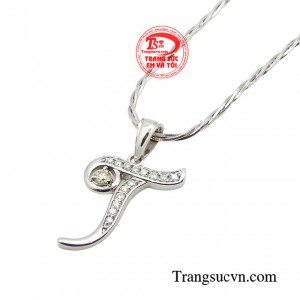 Đây sẽ là điểm nhấn hoàn hảo cho mọi bộ trang phục của chị em.