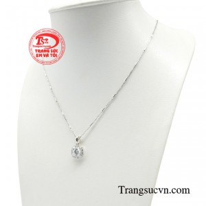 Đối với những người phụ nữ hướng phong cách đến sự tinh tế, họ luôn biết cách thể hiện vẻ đẹp cuốn hút đầy tao nhã và nhạy bén qua từng cử chỉ.