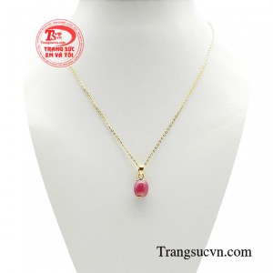 Bộ dây chuyền ruby phú quý mang màu sắc rực đỏ quyến rũ và hấp dẫn mọi ánh nhìn.