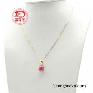 Ruby giống như một quý bà nổi bật giữa vô vàn những loại đá quý.