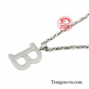 Nếu bạn đang muốn xây dựng phong cách thời trang cho bản thân thì lựa chọn bộ dây chuyền này là vô cùng chính xác. 