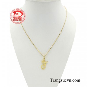 Bộ dây chuyền thời trang phái nữ được thiết kế kiểu dáng độc đáo hiện đang là xu hướng thời trang hiện đại giúp mọi cô gái trở nên tự tin, tỏa sáng hơn.