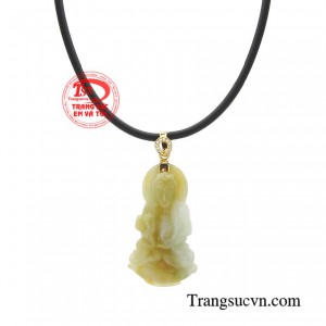 Không những vậy, Phật quan âm được chạm khắc vô cùng tinh xảo từ đá sapphire cao cấp rất phù hợp làm quà tặng các bà, các mẹ.